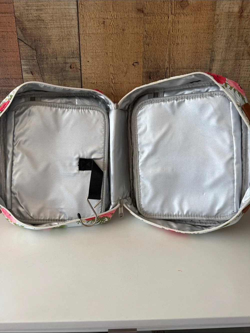 Floral Print Hanging Travel Toiletry Bag/ Cosmetic Travel Toiletry Organizer
